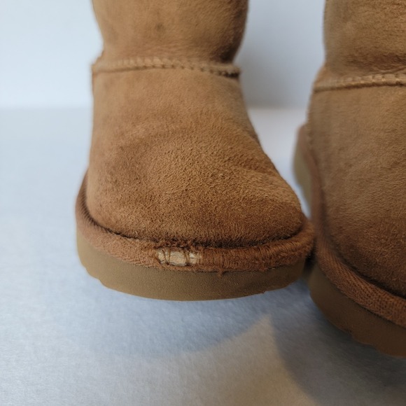 UGG Classic II Toddler Boots Size 8 Chestnut Sheepskin Winter Boots Kids - Picture 5 of 13